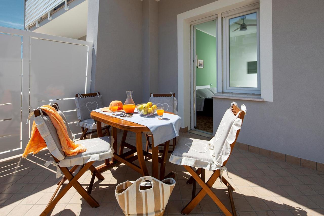 Appartamenti Villa Miramare Rimini Exteriér fotografie